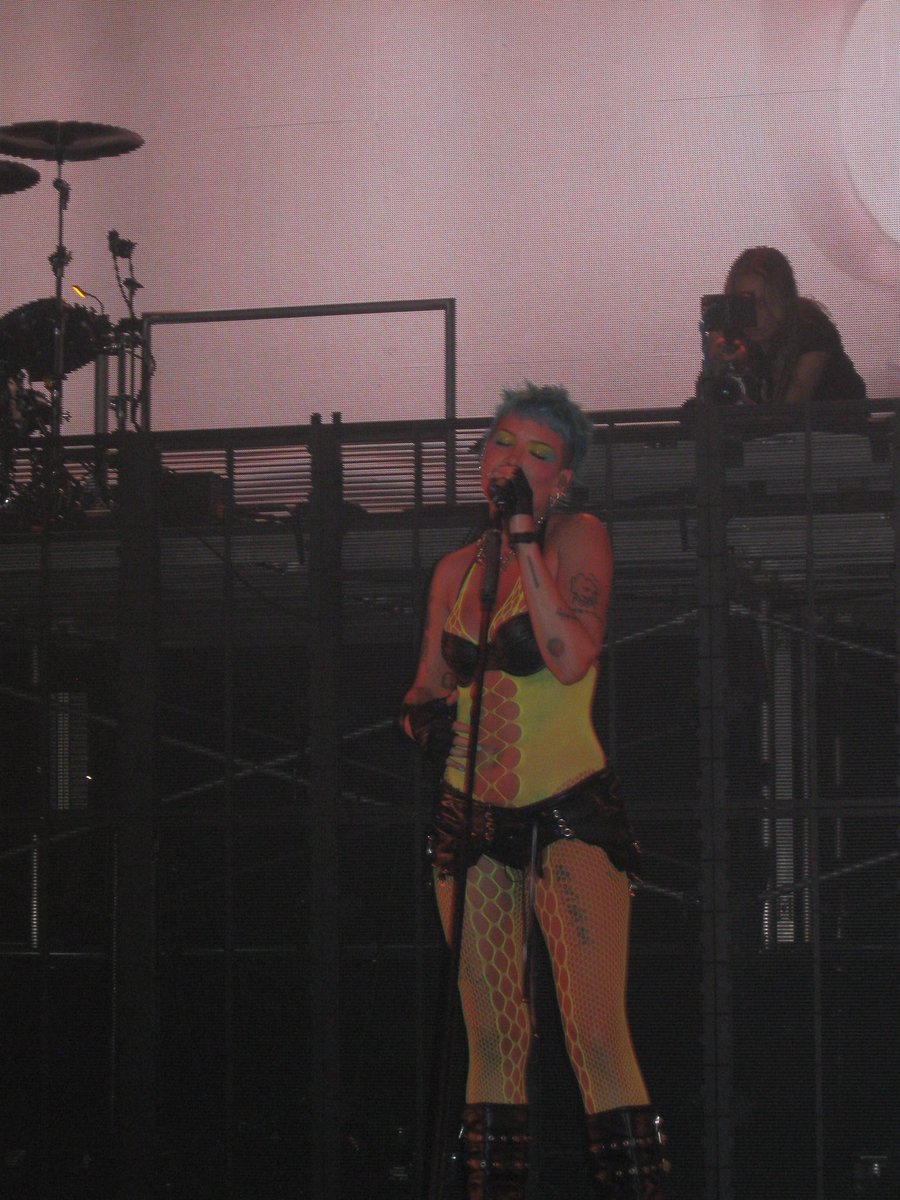 xxxtraslxt's tweet photo. my laptop somehow loaded enough to get these off so here’s brisbane digi cam photos !!!! https://t.co/8ALXEhFjp7