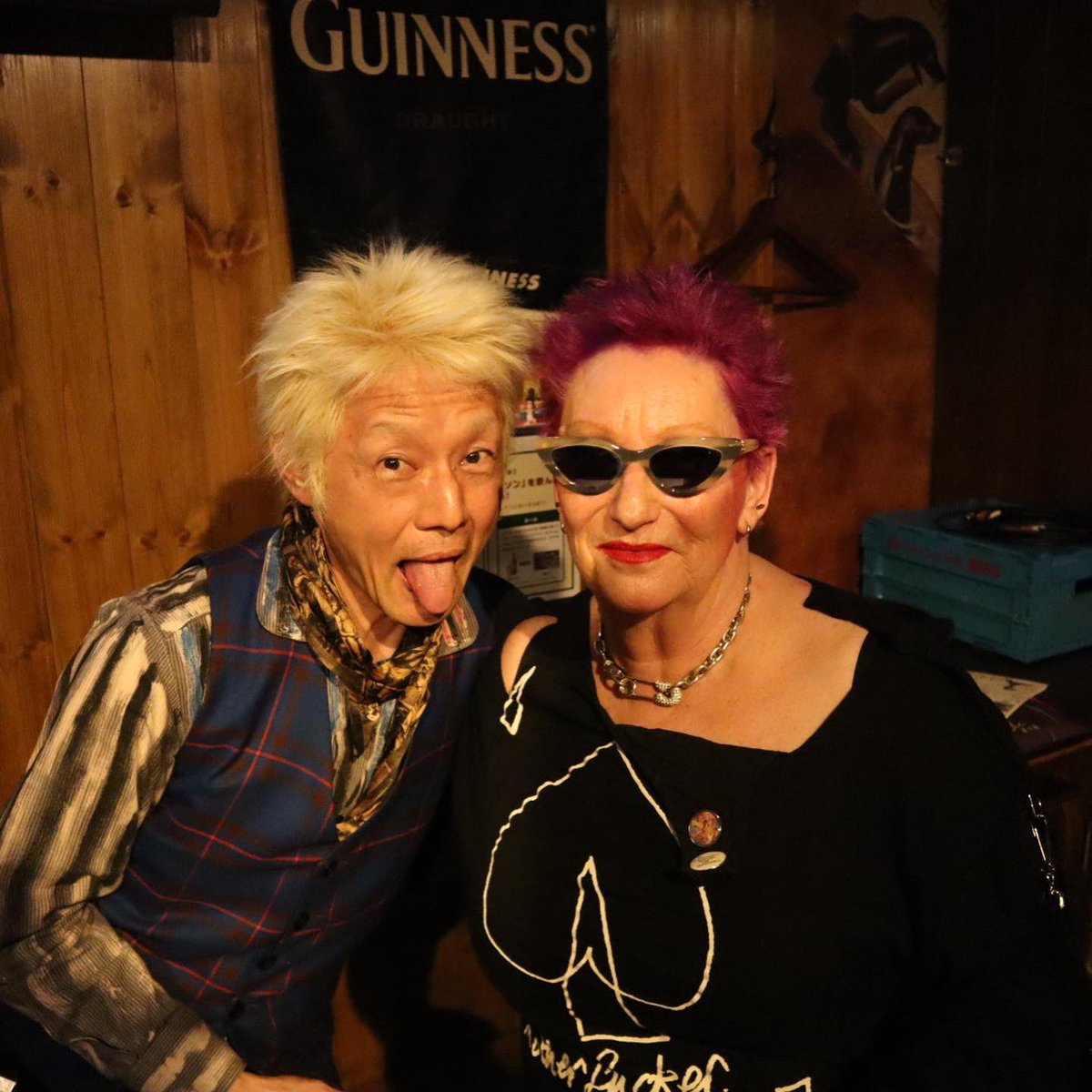 Vibrate Two Fingers tweet media