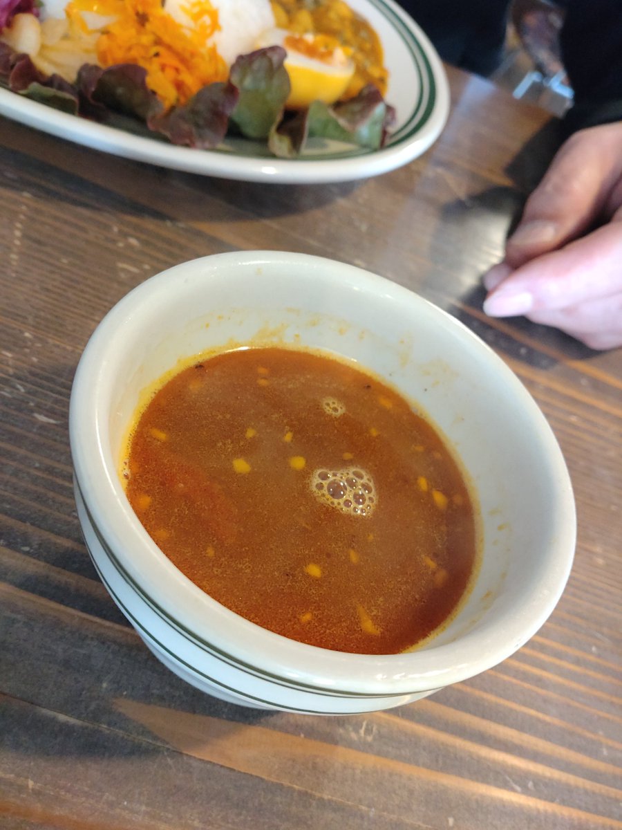 DGEBEL200SE's tweet photo. みたけの『Spice Rack』
2種類のプレート
オトンは味噌ポークカレーとひよこ豆カレーとラッサムセープ(すっぱ辛い)
私はチキンカレーとえびココナッツカレー
スパイシーな味わい深いカレー
歩いても通えるところでこんな素敵なカレーが食べられるなんて!!
バドワイザーのビンビール🙌
#SpiceRack https://t.co/DLyUt6aI8e