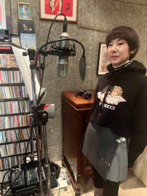 MiharuKoshi's tweet photo. 先日、細野さんのレコーディングで、歌いました〜！
とても素敵なアレンジで、楽しかった〜〜！ https://t.co/NNV4QQRHvN