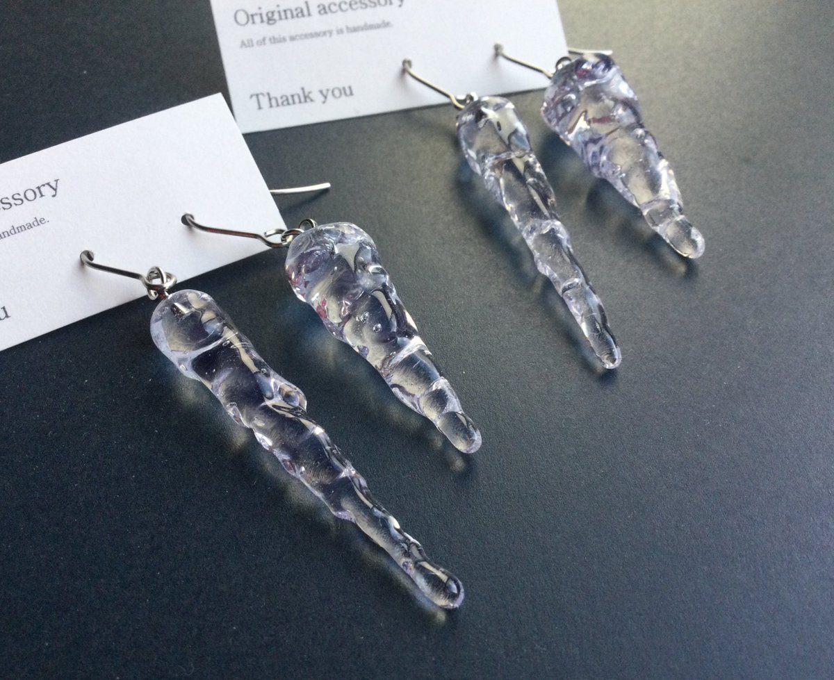 年明けに作ってたピアス。
出すタイミングを逃したら春が近づいてきちゃった💧悲