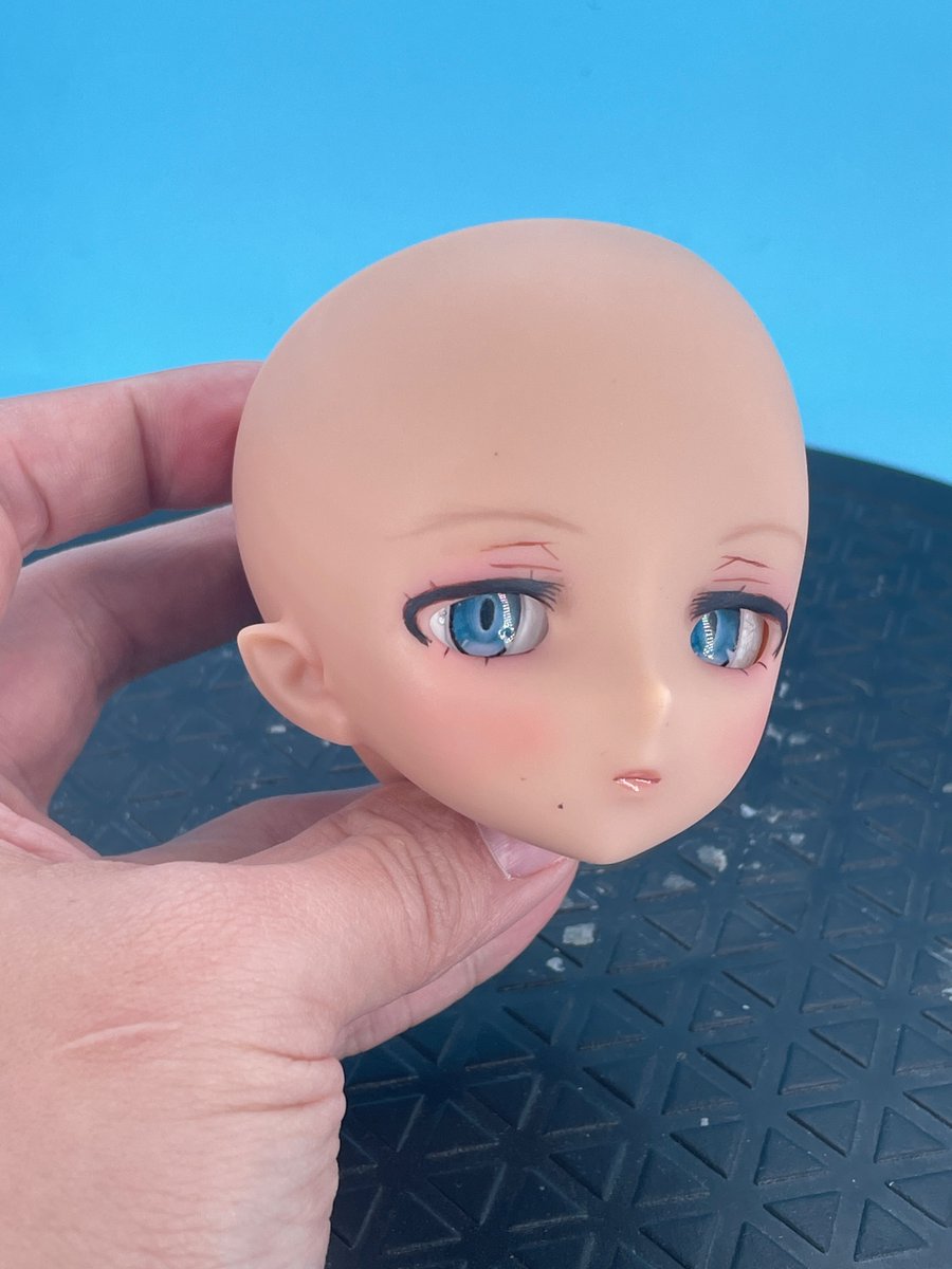 dollfiecreation's tweet photo. It is really hard to draw with tan skin……
No matter what color you use, it is not noticeable…

小麥色的頭，真的很難畫
什麼顏色也看不清楚

#diy #ドルフィードリーム #doll #bjd #dollfiecreation #dd #dollfie #dollfiedreamsister https://t.co/PakUS3zq5D