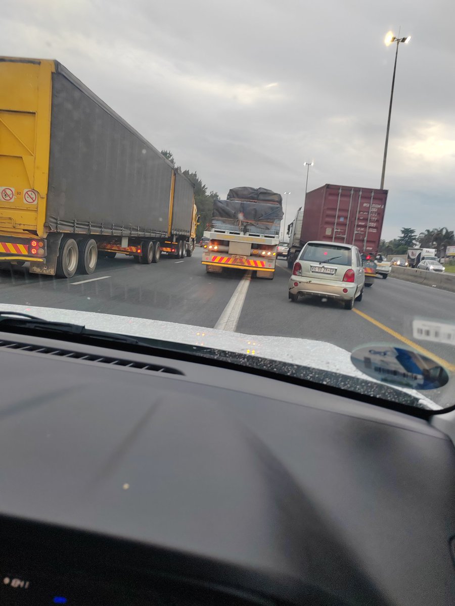 sugarmavi1's tweet photo. @TrafficSA Morning. Traffic on Gillolis going towards the airport. There is a stationery truck after the bridge. https://t.co/7yGZwP5bOw