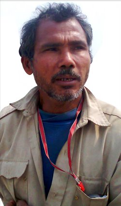 Jadav payeng

जिन्हें फॉरेस्ट मैन ऑफ़ इंडिया कहा जाता है 
यहां असम के रहने वाले हैं 

इन्होंने अकेले ही 5 लाख पेड़ लगाए हैं
इन्होंने सुखे और उजड़े हुए क्षेत्र में वृक्षारोपण का काम स्टार्ट किया 
30 सालों के अंदर 1301 का क्षेत्र में पेड़ लगाकर फॉरेस्ट बना दिया 

आज यह जंगल कई