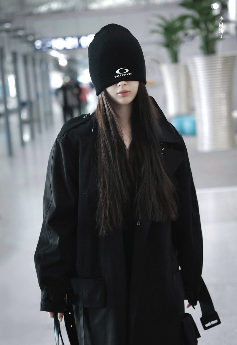 i still think about you fashionista 🖤