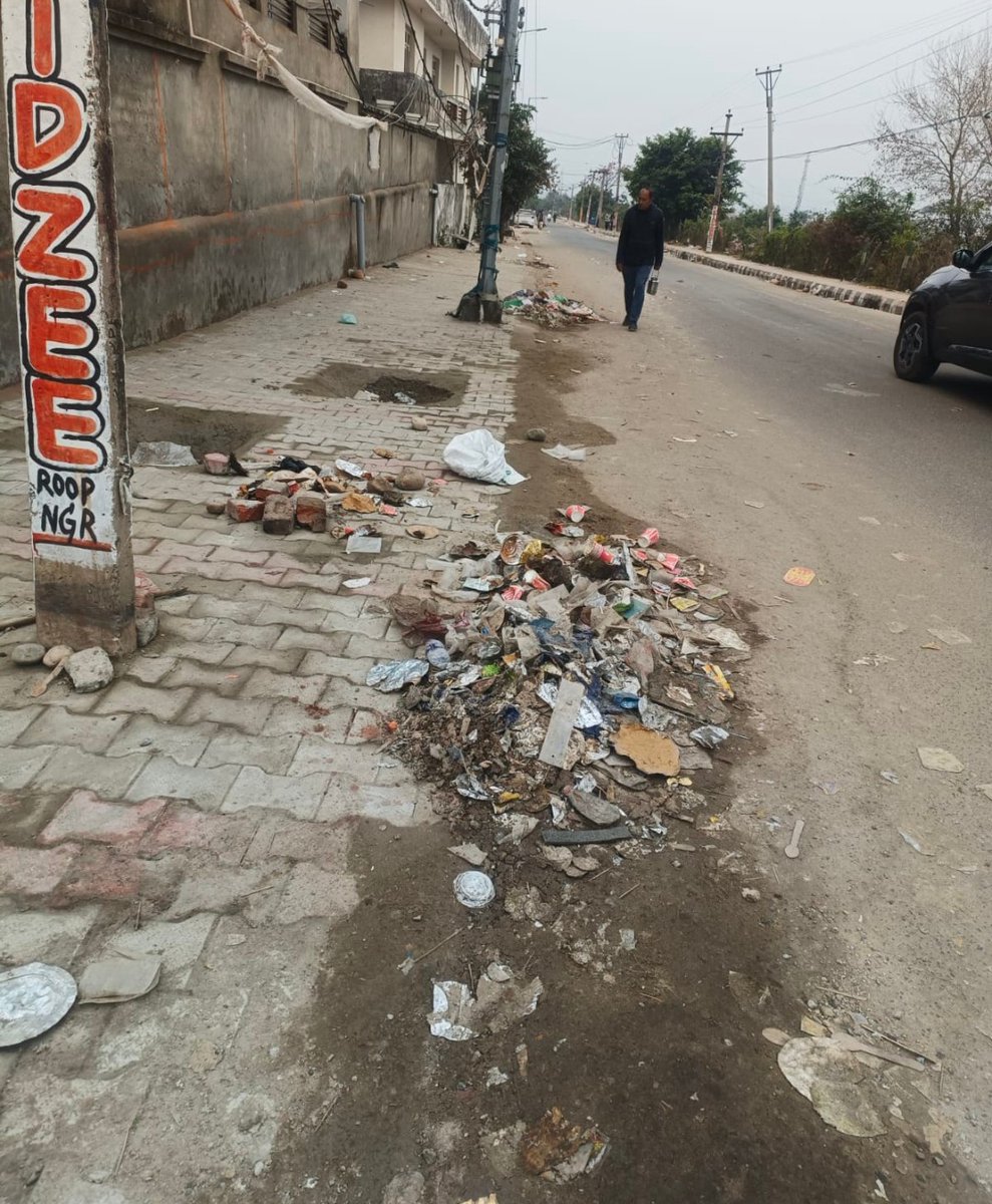 Thakurrsjamwal2's tweet photo. Miles to Go for #CleanJammu
T-18/199
Post-Mahashivratri mela garbage still lying uncleared in upper Roop Nagar , Ward No 62 #Jammu - over 3 days now @jmcsbm @Jammu_SmartCity
@Devansh_IAS @CPCB_OFFICIAL
@ajaykraina @jmcjammu https://t.co/m11PMfhBTJ