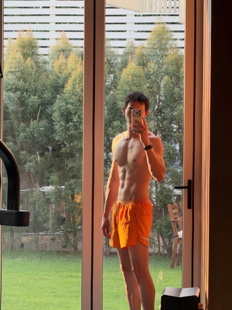 ชอบหุ่นเจมส์จิมากกกกก