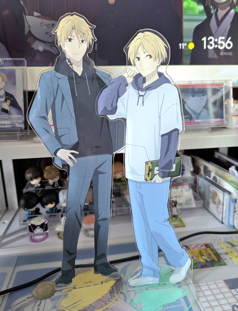 届いた。仕事で目が疲れたら見るようにノートPCの隣に置いている。