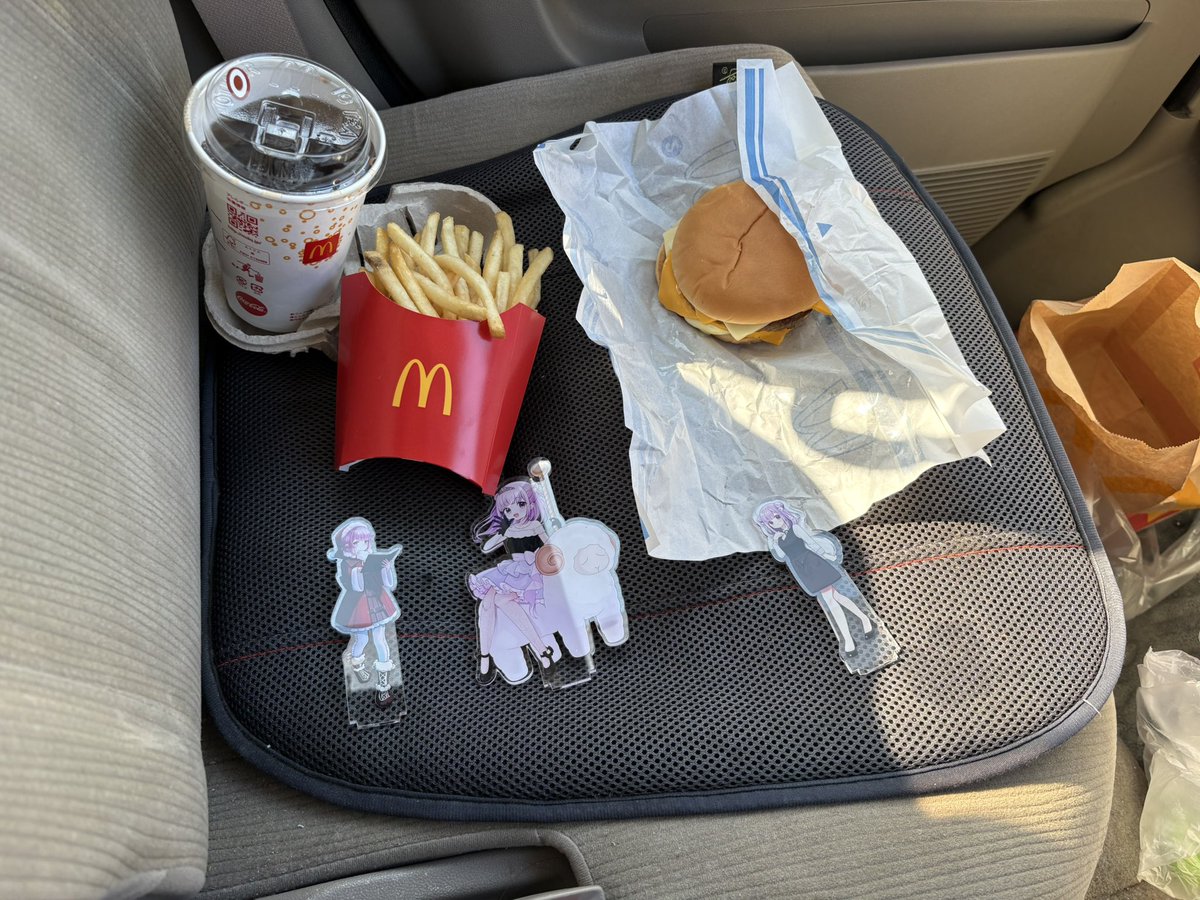 本日のランチはチーチーダブチのMセットです(*｀・ω・)ゞ #夢未ここあ