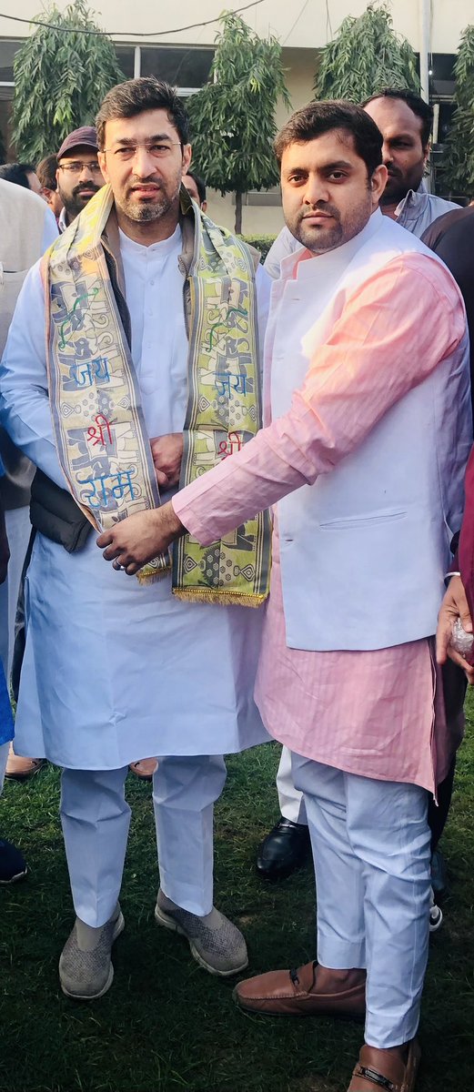 कुशल संगठन शिल्पी, लोकप्रिय राजनेता, असंख्य युवाओं के प्रेरणापुंज, <a href="/BJP4UP/">BJP Uttar Pradesh</a> के यशस्वी उपाध्यक्ष, विधान परिषद् सदस्य मा. श्री <a href="/MohitBeniwalBJP/">Mohit Beniwal</a> जी को जन्मदिवस की अनंत शुभकामनाएँ💐
प्रभु श्रीराम से आपके उत्तम स्वास्थ्य एवं दीर्घायु जीवन की कामना करता हूँ 🙏🏻
#happybirthday