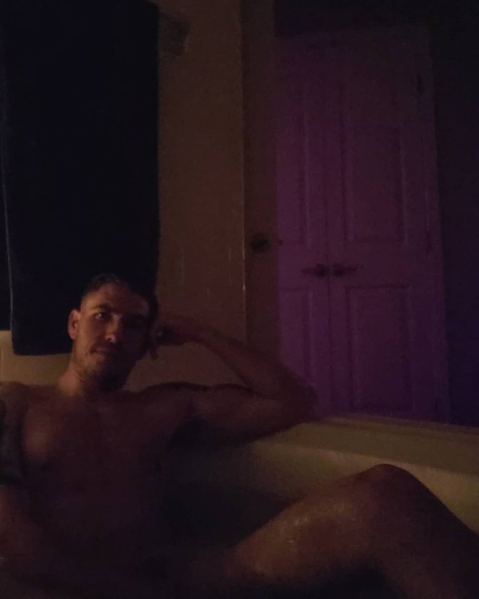 clarksm66's tweet photo. Morning soaks. Reset mode on. 🛁 😌 https://t.co/XvxbOsmbGD
