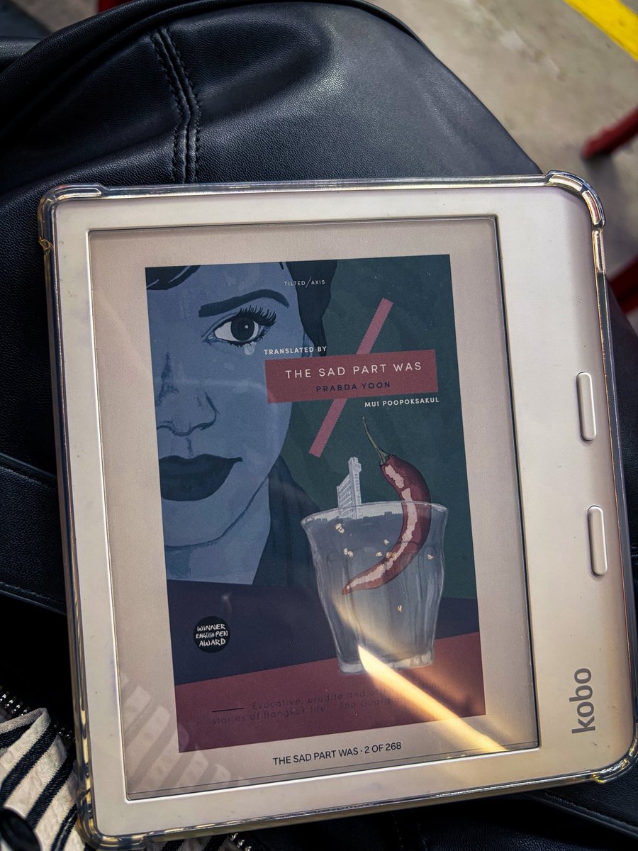 marginhermit's tweet photo. #ReadTheWorld : Thailand
The Sad Part Was by Prabda Yoon, translated by Mui Poopoksakul.
13 stories circling around detachment of intimacy and romance, alienation and sometimes just..absurd things in life. I love all the stories, but my favorites are Schoolgirl Diary &- https://t.co/LXy6LeW3pB
