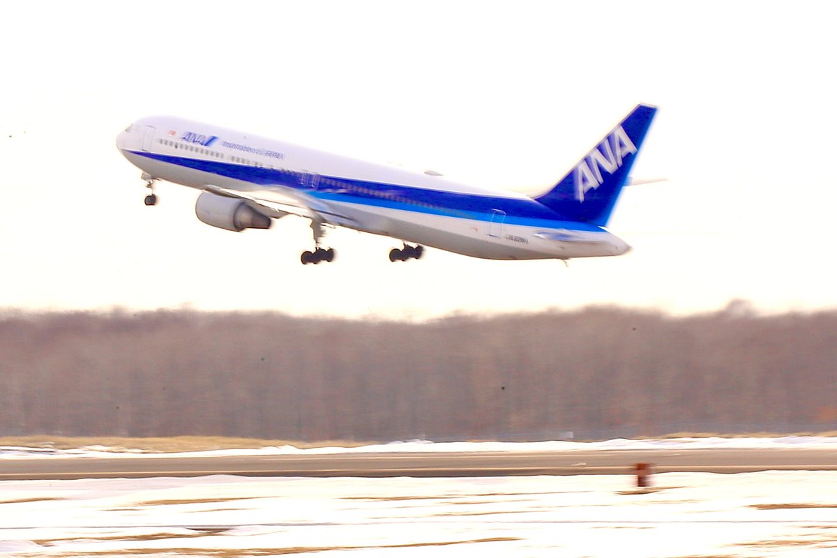 Itsuki_Imai_419's tweet photo. 2026/02/18
釧路市
#ANA #B762
#羽田空港 へ向けて飛んでゆきました✈️
#釧路 #たんちょう釧路空港 https://t.co/LfuJuog553