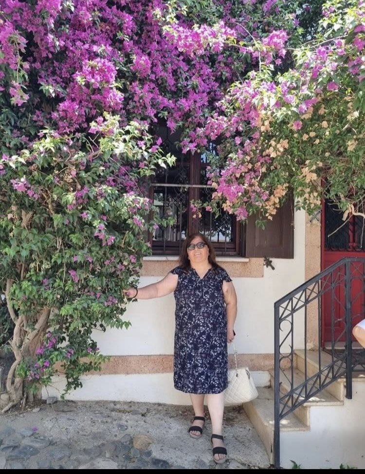 Senin gittiğin ortamda enerji çok güzel ortamın enerjisi çok önemlidir Güleryüzün   ve sıcaklığın her şeye bedel.Mutlusun etrafındakileri de mutlu ediyorsun.Allah nazarlardan korusun seni kem gözlerden korusun 🧿🧿🧿🧿🧿🧿🙏💜☘️✨💃