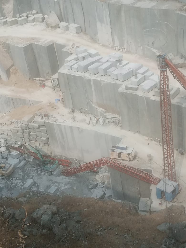 नायगांव सुराता माइंस में क्रेन टूटने से मगन कटारा की मौत कोई हादसा नहीं  ये माइंस मैनेजमेंट की खुली हत्या है!!
बिना सुरक्षा मज़दूरी करवाना अपराध है!!
#मगन_कटारा_को_न्याय_दो
<a href="/BhajanlalBjp/">Bhajanlal Sharma</a> <a href="/DmDungarpur/">District Collector & Magistrate, Dungarpur</a> 
<a href="/roat_mla/">Rajkumar Roat</a> <a href="/mla__katara/">Anil Katara</a>