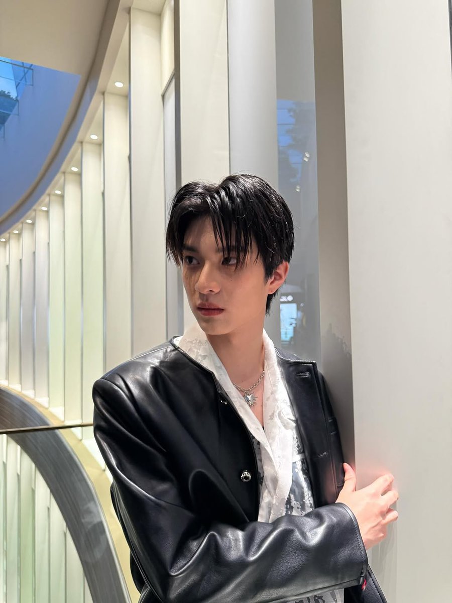 Your daily dose of pretty #aston_lv ⋆♡

-day272-