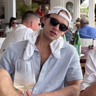 ekymakarism's tweet photo. #NewProfilePic because this pic has not left my mind since i’ve seen it … https://t.co/QSY84iMY6z