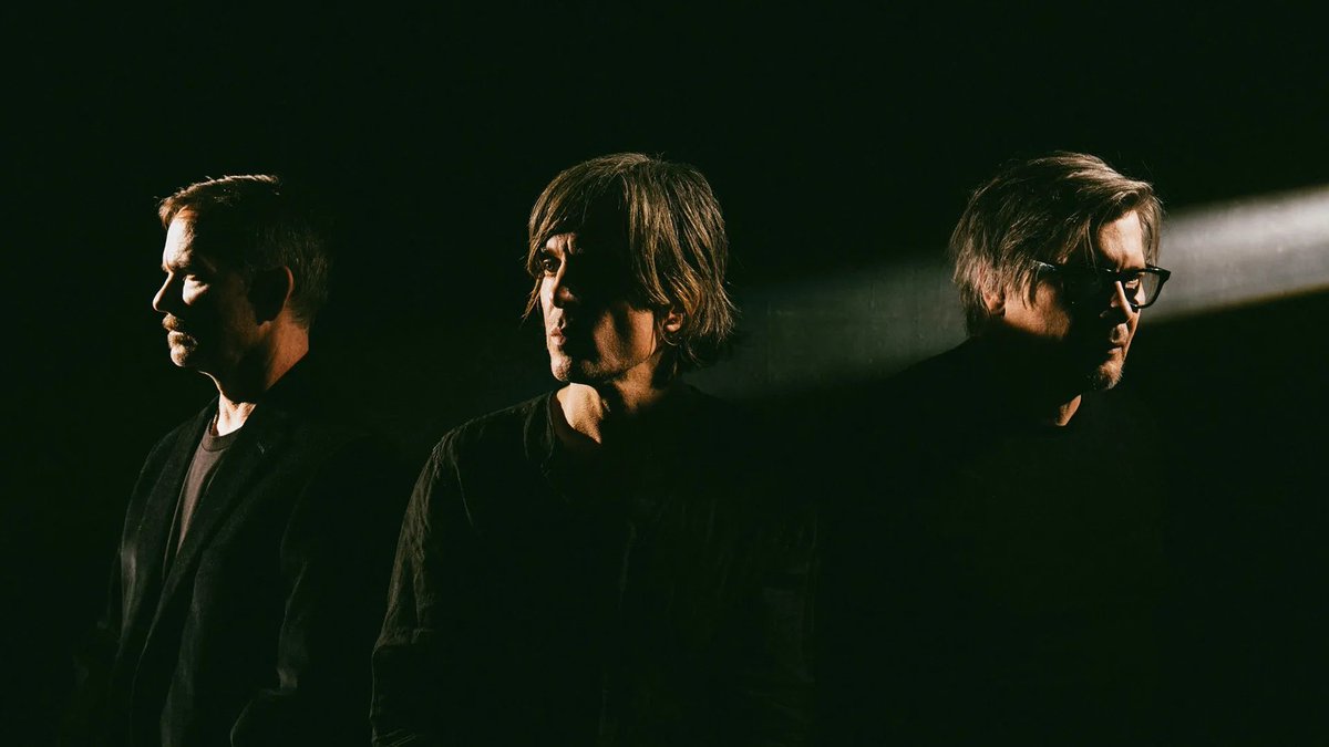 Paramore_Mex's tweet image. 🚨 NOTICIA: Hayley Williams formará parte del próximo álbum de la banda de rock alternativo #Failure: “Location Lost” que se lanzará el 24 de abril. 

La canción en donde colaborará es la segunda del álbum con el título 'The Rising Skyline'.