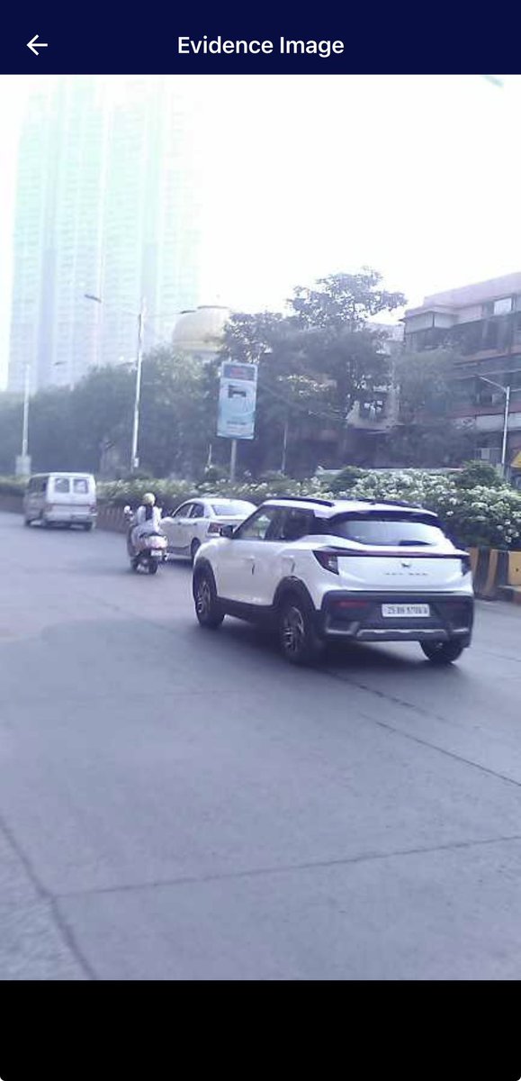 _manishvyas's tweet photo. Challan issued for signal jumping, but the image doesn’t clearly show my vehicle number or any proof of crossing the signal. My grievance was rejected with a generic reply. Request proper review with clear evidence. 
Chalan No: MUMCM26001234189
@MumbaiPolice @MTPHereToHelp https://t.co/9gkQ390lv1