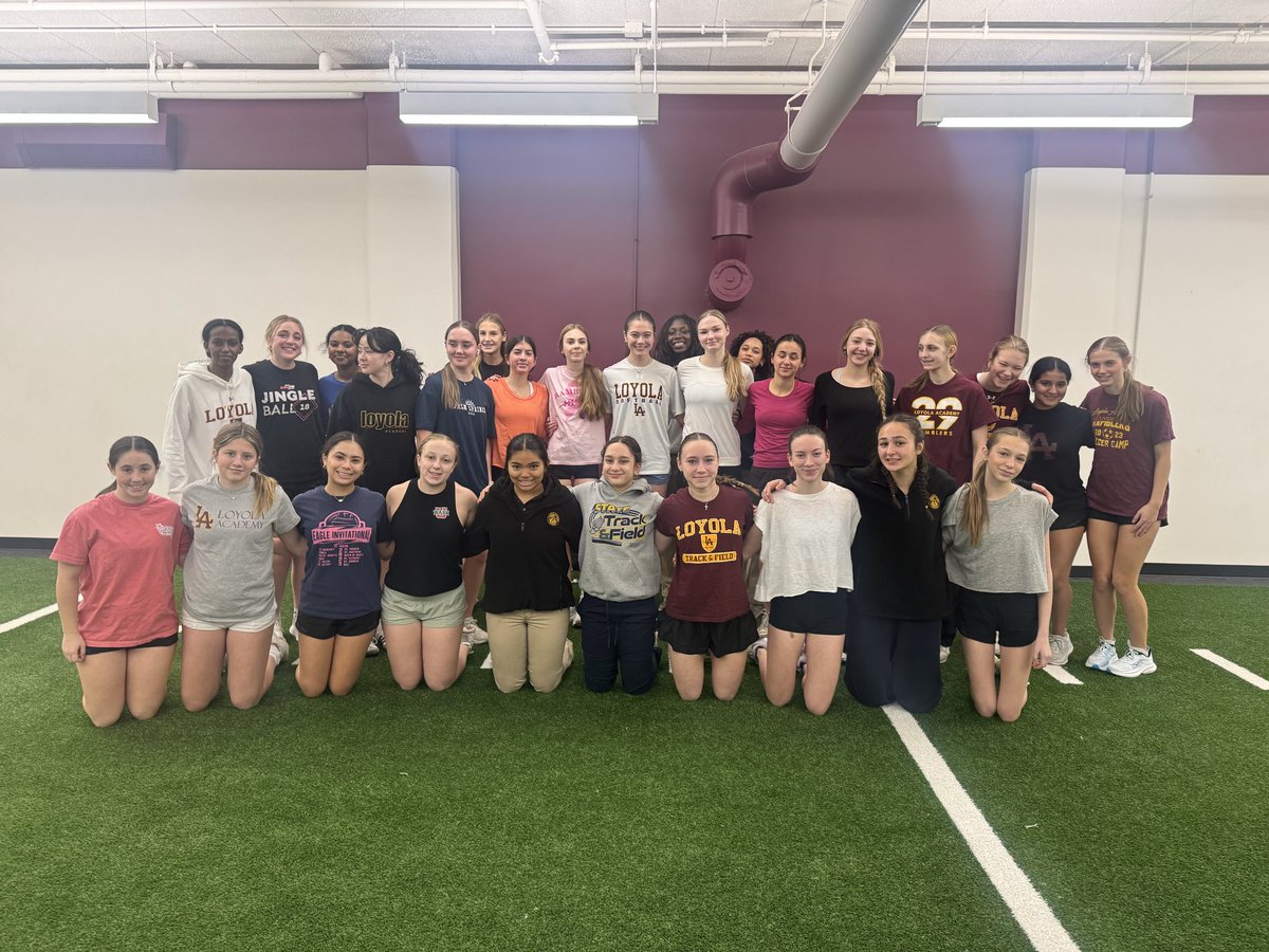 Loyola Girls' XCTF tweet media