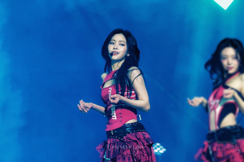 260214 ITZY SEOUL DAY 2
🌹

#ITZY #RYUJIN #류진 #ITZY_WORLD_TOUR 
<a href="/ITZYofficial/">ITZY</a>