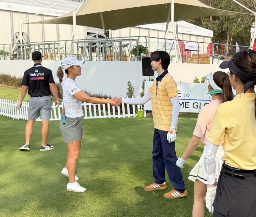 DomundiTV's tweet image. ขอขอบคุณ “Adidas Golf” ที่ให้เกียรติ “โทมัส” @tthomastc ได้มาร่วมกิจกรรมในวันนี้นะคะ🥰

ขอขอบคุณแฟน ๆ ที่ส่งกำลังใจมาให้โทมัสด้วยนะคะ 🫶🏻✨ 

#AdidasGolfxThomas 
#HondaLPGAThailand