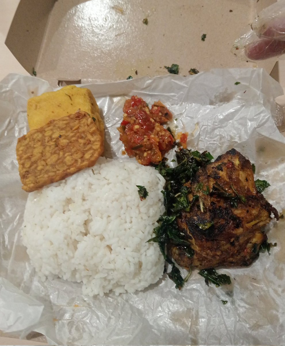 Ayam bakar + sambal matah 🤤