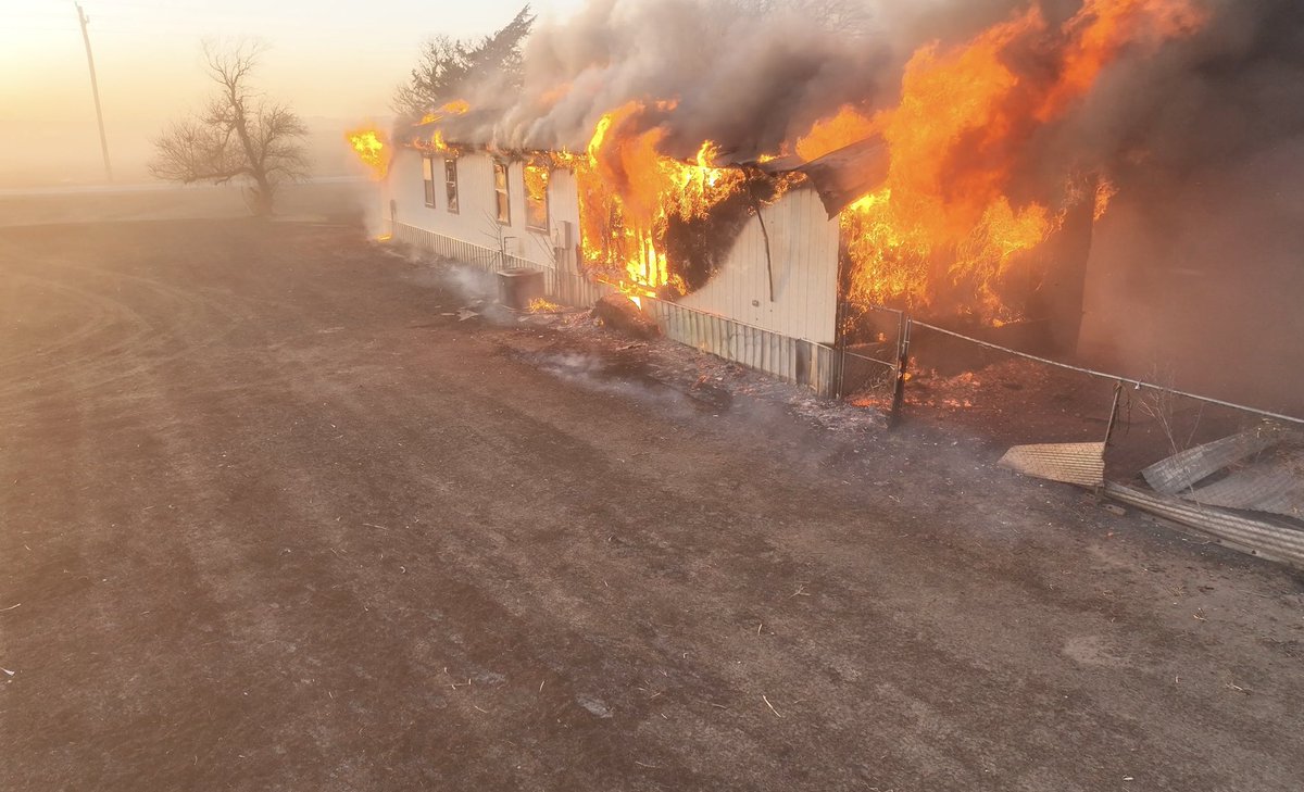 brianemfinger's tweet image. Wildfires causing destruction in Oklahoma #okwx #oklahoma  #wildfire