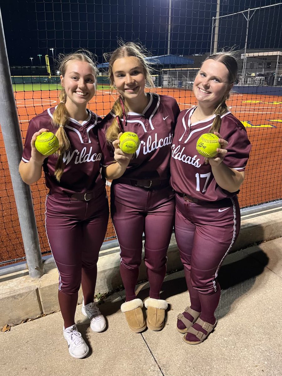 Started District off with an 18-0 win over McKinney in just 5 innings. Bats were hot, but hotter for <a href="/CadenceCharland/">Cadence Charland</a> , <a href="/Addison_Pecenka/">Addison Pecenka</a> 💣, and Darby💣   it was also Darby's first GRAND SLAM of the season!

This Thursday Varsity will be up the road at Allen Station.
JV will be
