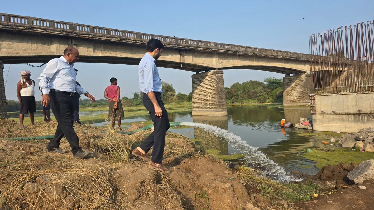 DC_Nandurbar's tweet photo. राष्ट्रीय महामार्ग 752G अंतर्गत मौजे चांदसैली येथील भूसंपादन क्षेत्र व गोमाई पुलाच्या कामांची मा. Krushnakant Kanwaria (IAS) यांनी दि. 16/02/2026 रोजी पाहणी केली. कामे वेळेत व गुणवत्तापूर्ण पूर्ण करण्याच्या सूचना देण्यात आल्या.

#NH752G #Shahada #Infrastructure #Nandurbar https://t.co/vs2iQbhntv