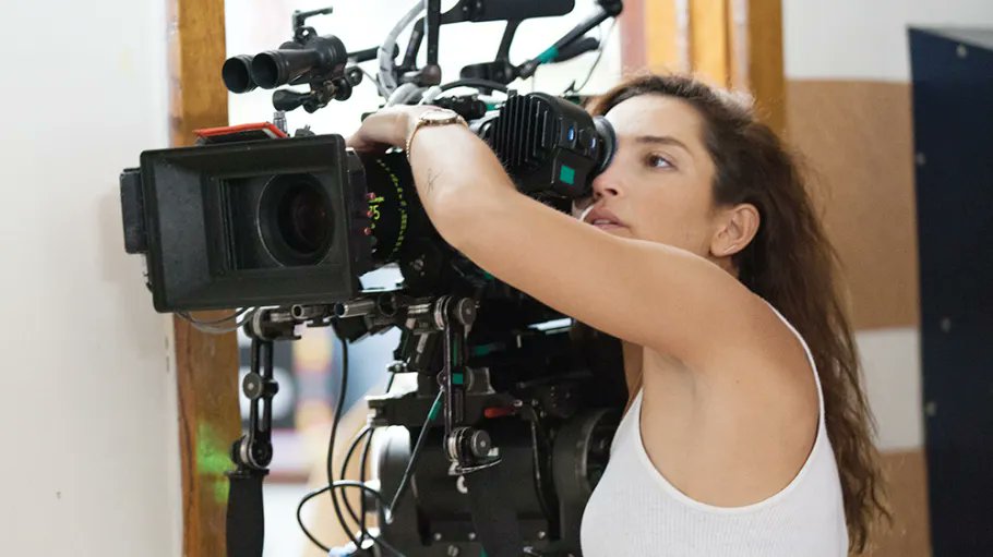 カート・ヴォネガット・ジュニアの初長編小説「プレイヤー・ピアノ」が映画化。マシュー・ウォーカーが脚本を執筆、映画「孤独なふりした世界で」「リズム・セクション」を監督しドラマ「ハンドメイズ・テイル／侍女の物語」ではエミー賞と全米監督協会賞に輝いたリード・モラーノがメガホンを取る。