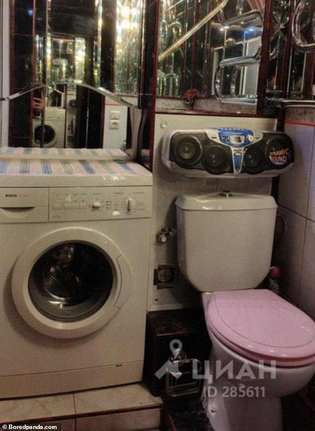 15zanaz's tweet image. Bathroom in a house replete with a stereo because you need music to poo and wee.
#homedesign
#interiordesign
#interiors
#interiordecor