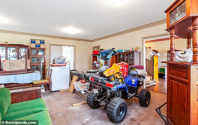15zanaz's tweet image. Clearly, this is where you should park your quad bike.
In your spare rumpus room where you dump everything before you drive it into the house.
#homedesign
#interiordesign
#interiors
#interiordecor