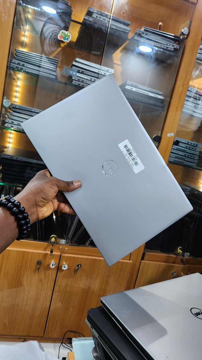 Val_Gadget's tweet photo. Dell vostro 15 
Core i7 11th gen with 
8gb ram /256gb ssd
Face ID/fingerprint

🏷360,000 https://t.co/jWP6M3tdvM