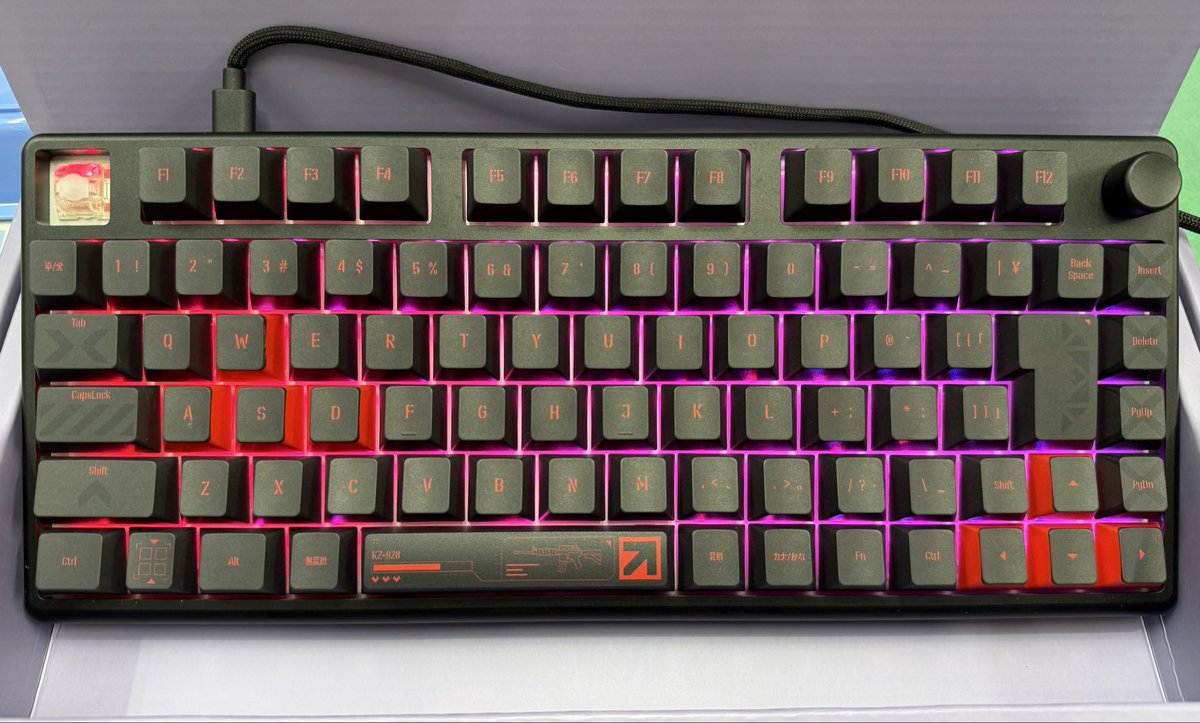おぉー‼️ ふもコレの葛葉キーボード🦇 入荷しました‼️ 状態は結構