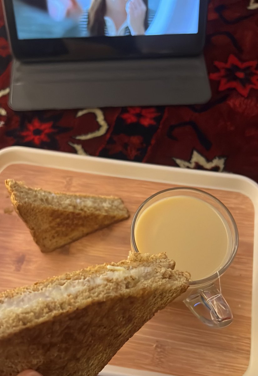 who am i? tweet media