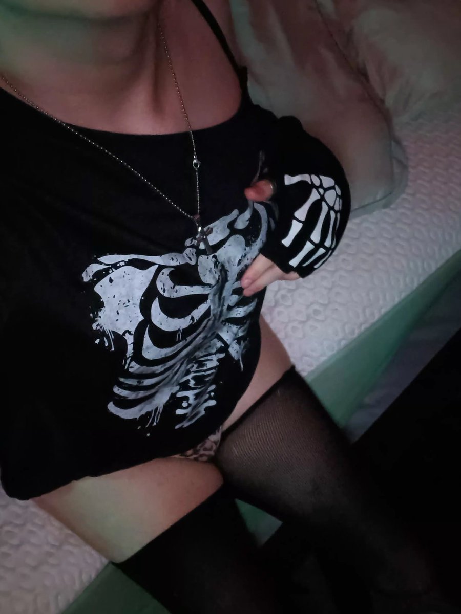unknownfemboy69's tweet photo. I felt pretty https://t.co/F2AW9ZjQJq