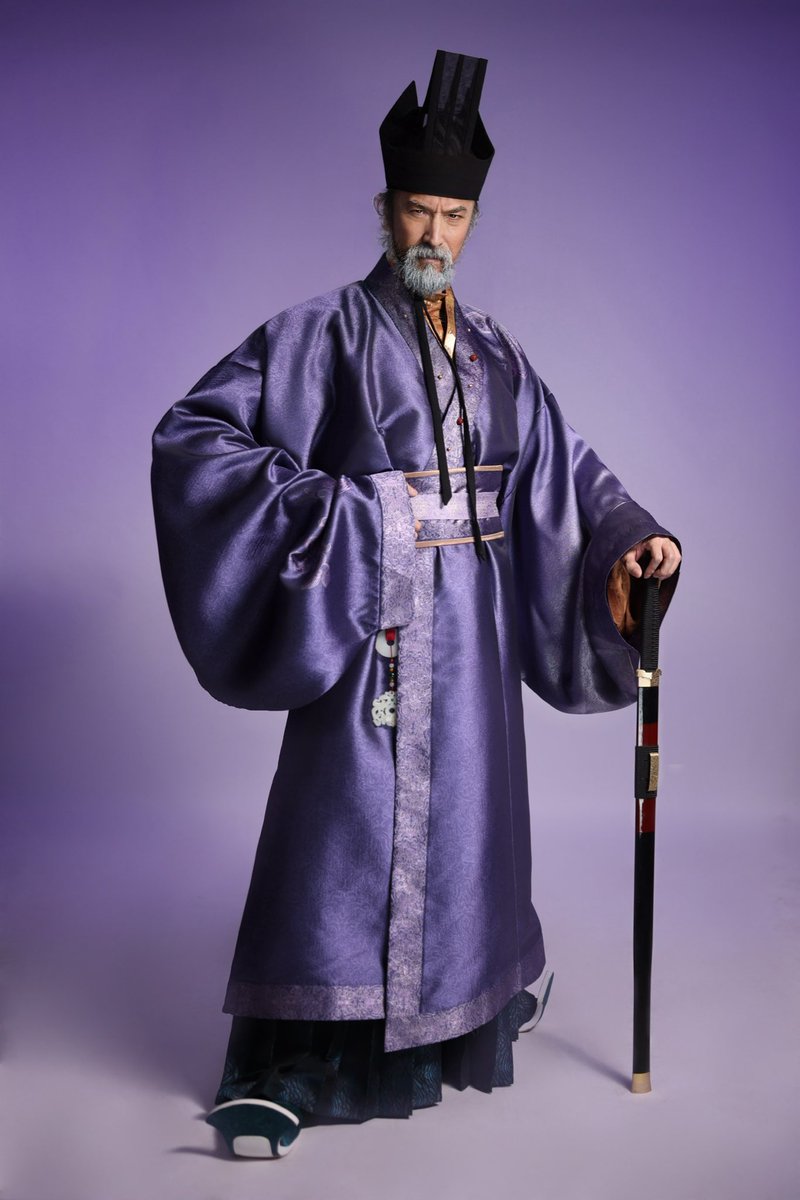 ZC_1110's tweet image. 中国十二花神之5月榴花神「张骞」
“把远方的花带回故乡开放”

春节快乐！
汉介帻冠
汉交领直裾
汉节杖
漆鞘八面汉剑
#HANFU #汉服
#十二月花神 
#ChineseNewYear 
#ChineseNewYear2026