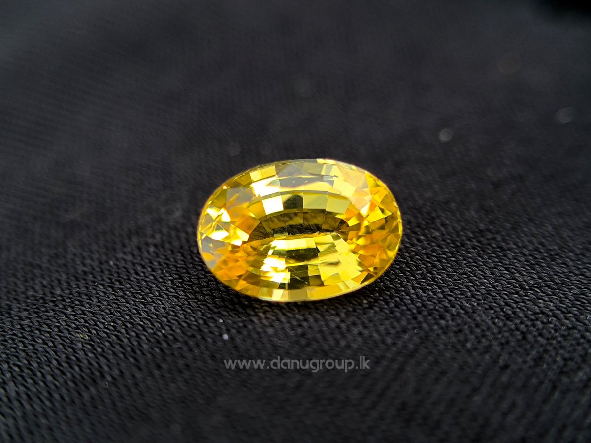 DanuGroup's tweet photo. Ceylon Natural Yellow Sapphire

view product - https://t.co/rPzTOzL12P

#ceylonyellowsapphire #naturalyellowsapphire #gemstones #gemstonedelar #gemcutter #gestoneforsale #Gemini #gifts #jewelry https://t.co/46wZRVTJJ5
