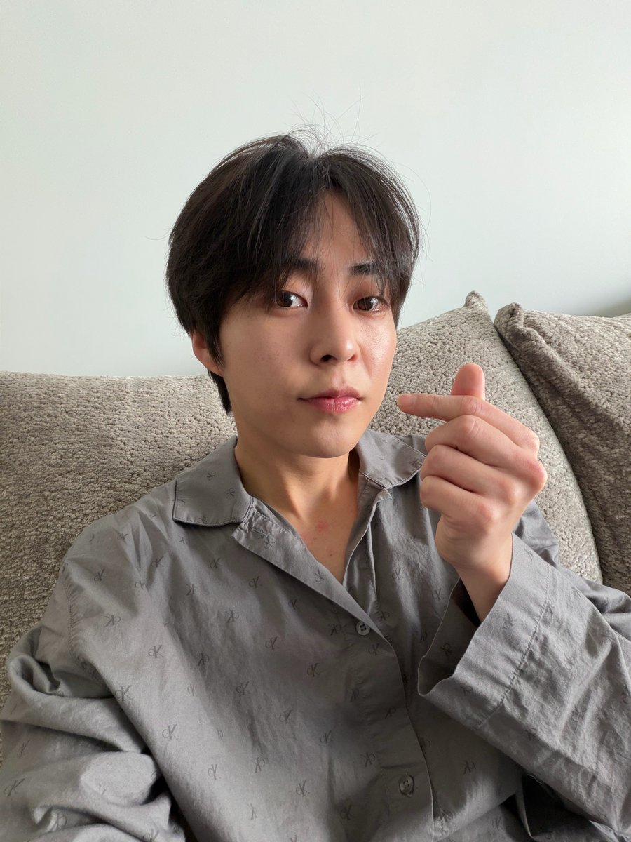 KIM MINSEOK WDYM? YOU'RE LITERALLY SO HANDSOME?? HIS HAIR IS THE PERFECT LENGTH RIGHT NOW HE LOOKS SO BEAUTIFUL 😭🤍

📸📸📸📸
"Since i'm taking selfies for the first time in a while, i've gotten even way way way worse at taking it"
"Really ugly"
"I'm losing confidence 🥹"