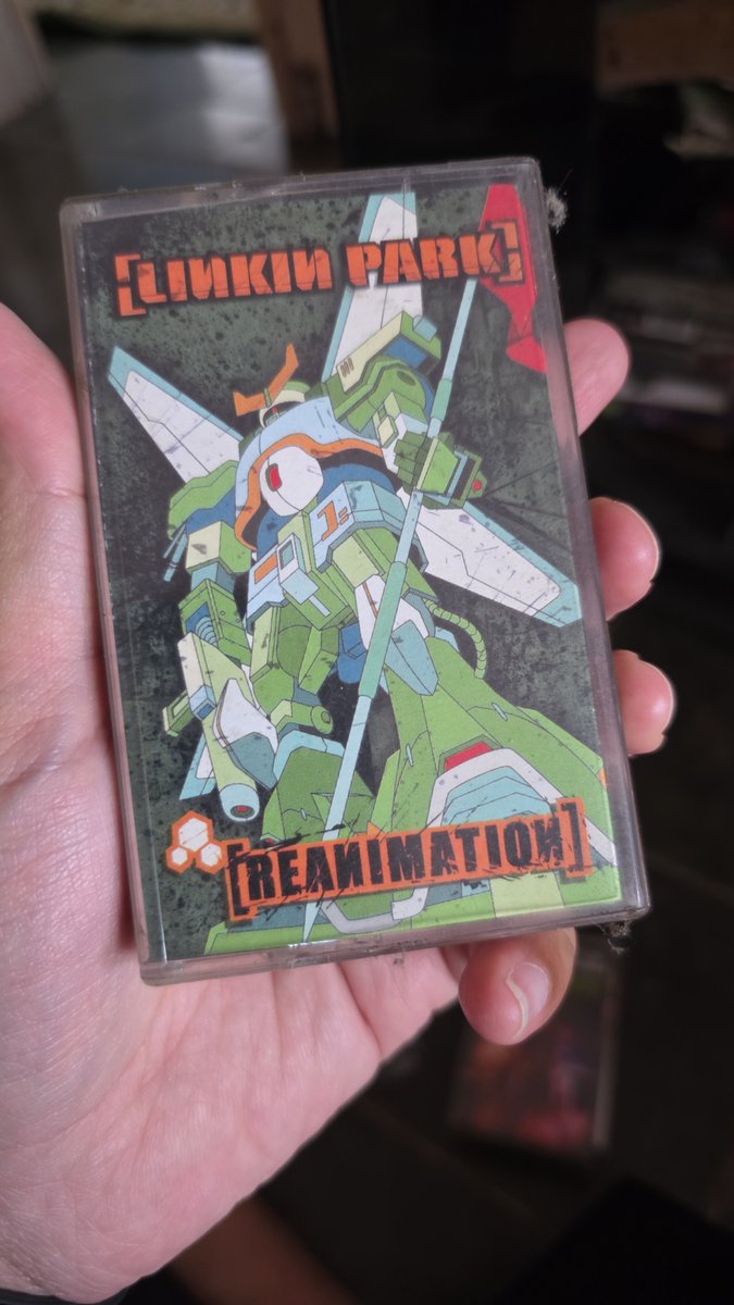 Beresin lemari alm bapak, ternyata beliau masih nyimpenin kaset-kaset yang gw kumpulin dari dulu. Thank you pap.