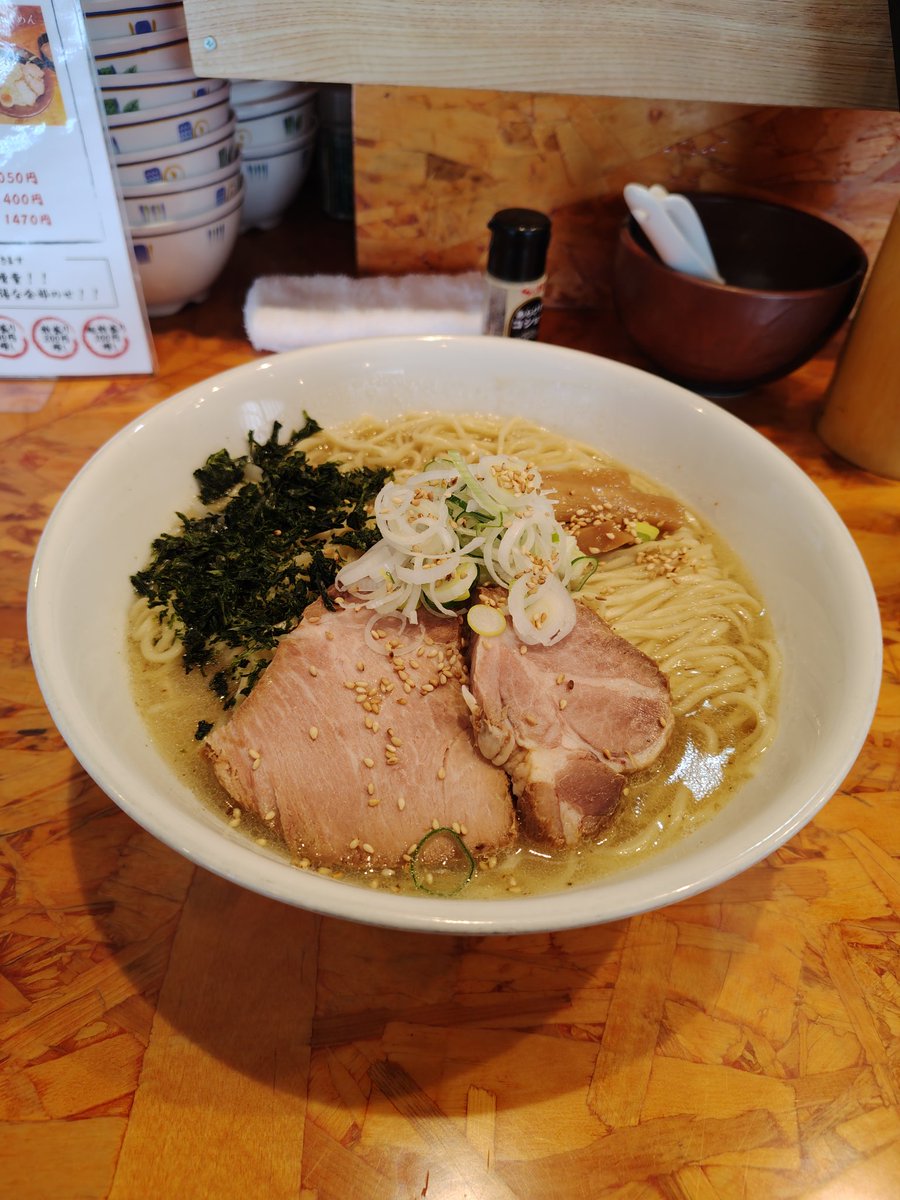 NoodlesMania's tweet photo. 先週の。
麺武者  新庄市五日町
塩パイタン麺¥980 超特盛+¥300
味玉+¥100
ごちそうさまでした。 https://t.co/V8uCloFTXJ