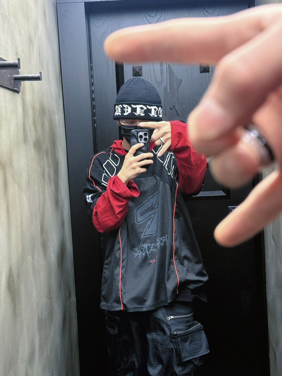 명절에 이런옷입은 현직초중딩사촌동생들 많이봄