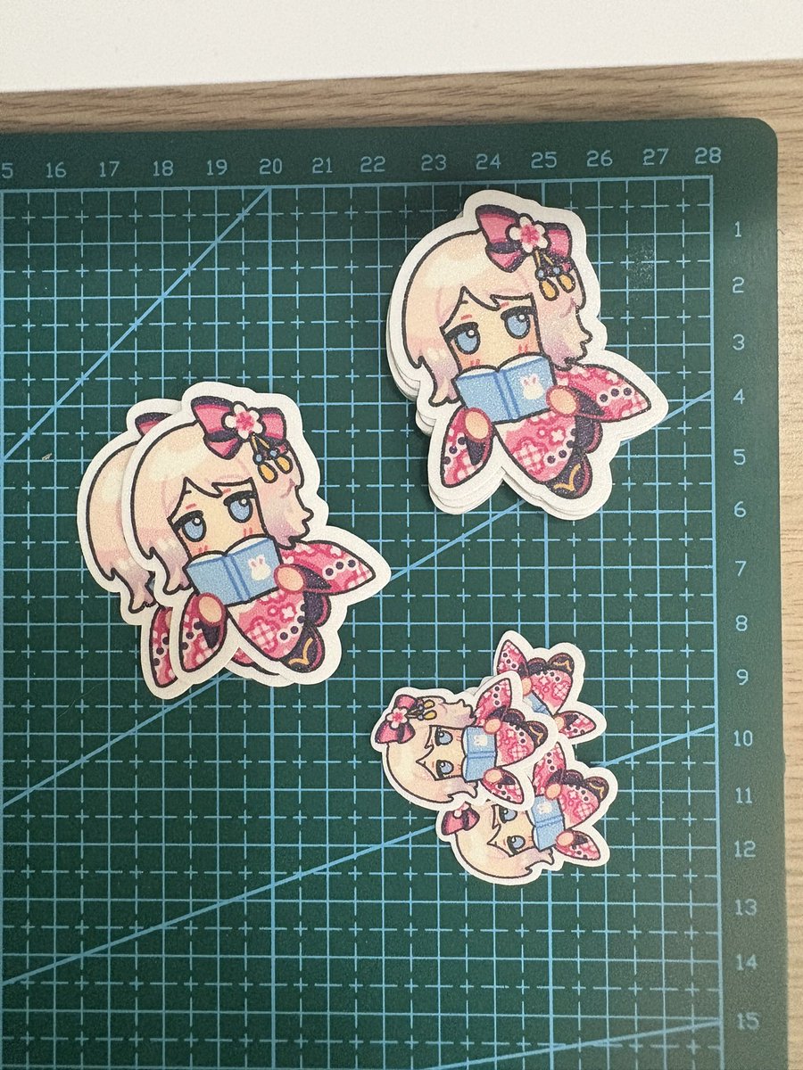 we are the faustlings! please feed us!