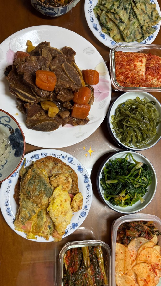 형원이네랑 셔누네랑 명절 음식양 차이 나는거 ㅜㅜ
뭐가 누구네 집인지 바로 알아볼수잇슨