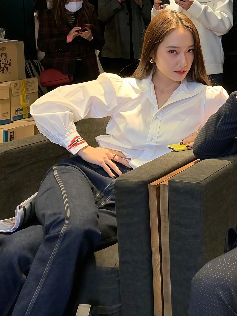 krystal soojung ✨ tweet media