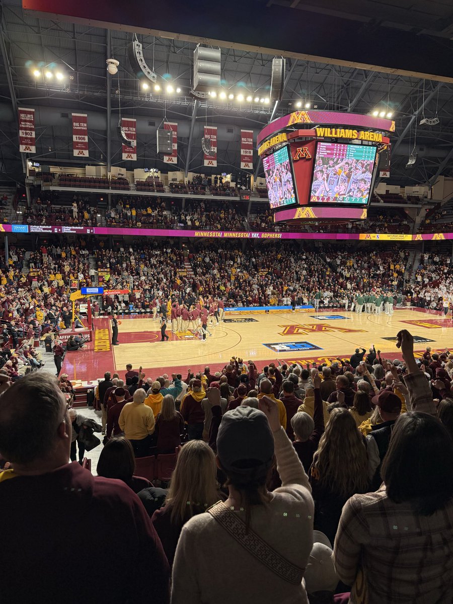 typete1445's tweet image. #snacktime #SkiUMah #reesessticks #teamtogether