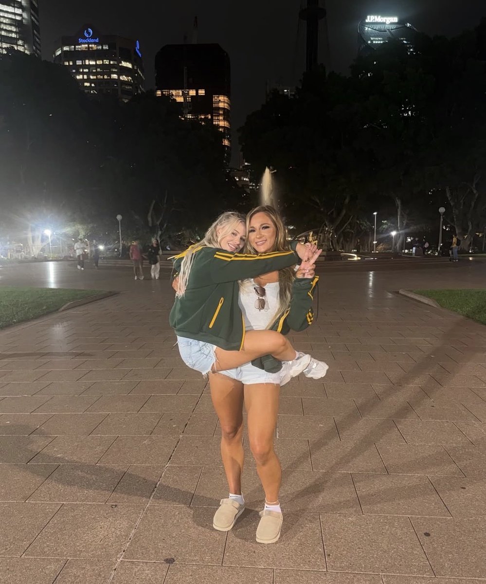 GetOnMyBadSide's tweet photo. When in Sydney… be like a koala. 🐨 https://t.co/ggy5qTbNQD