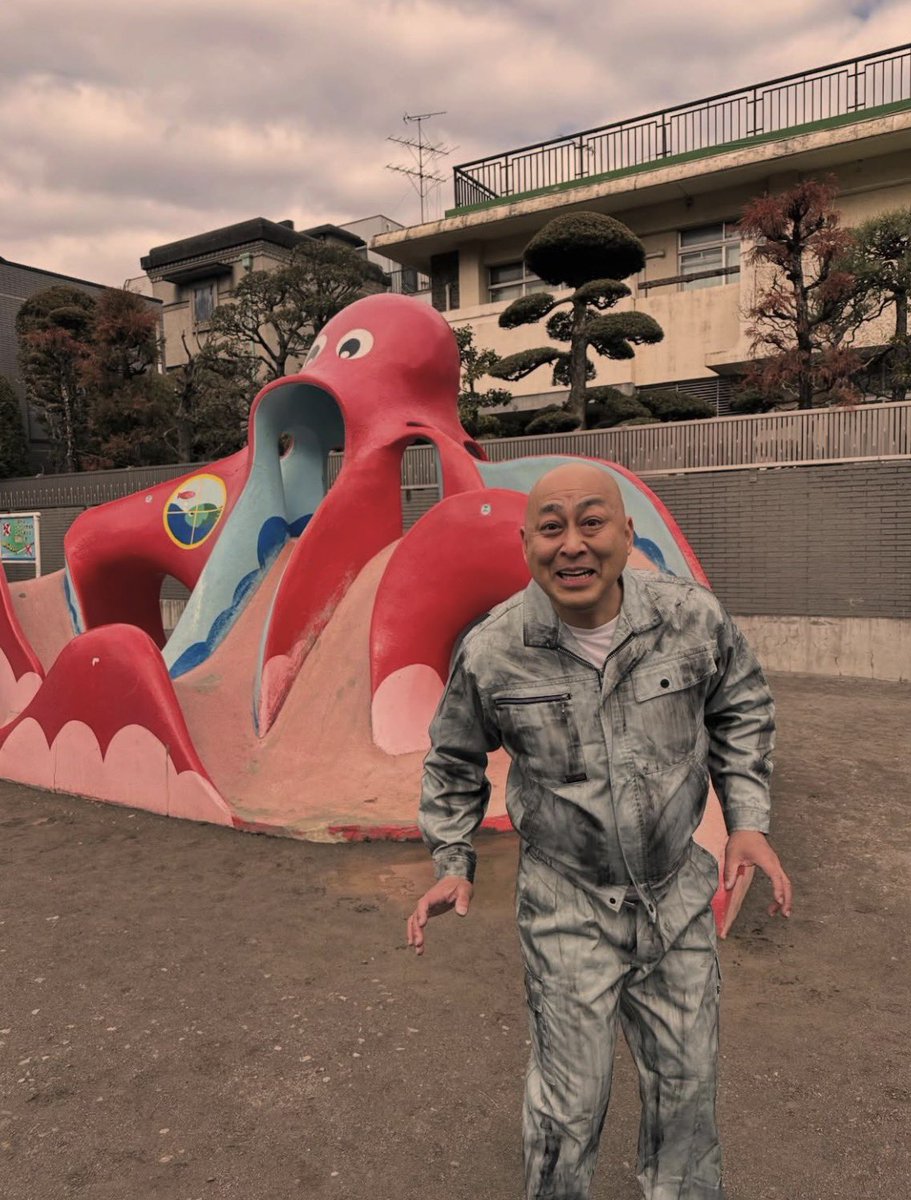 なんにも知らない　AH AH
子どもに戻って　　AH AH
やり直したい夜もたまにあるけど
あの時感じた　気持ちは本物
今私を動かすのは　ダイアモンド