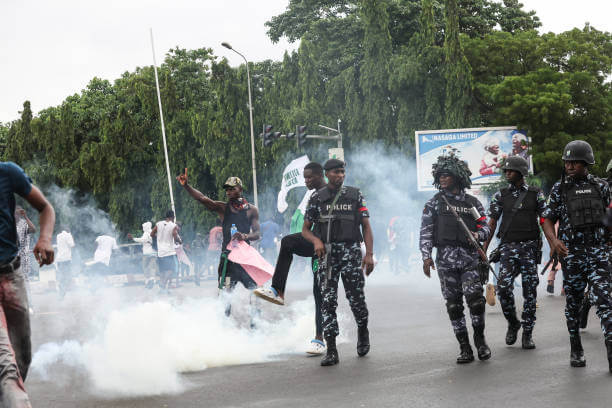 Outcry As Police Disperse Protest Against Electoral Amendments At National Assembly thewillnews.com/outcry-as-poli…